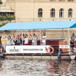 Beer Boat - Epická šlapací skupinová jízda
